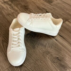 Classic White Women's Sneakers Sz 8